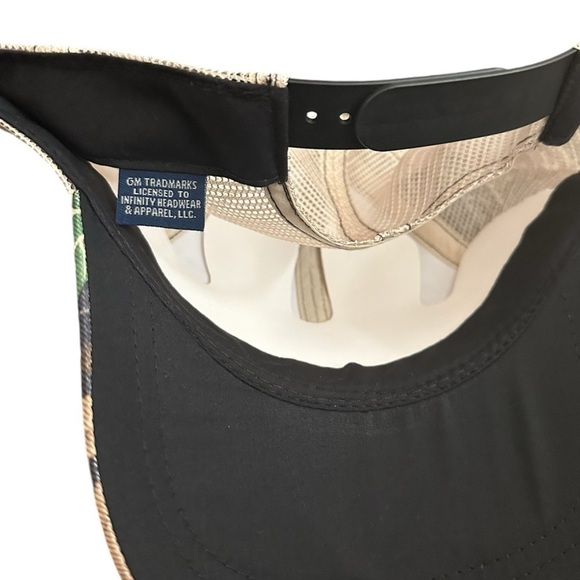 NWT Chevrolet Chevy Camouflage Snap Back Baseball Cap - Mesh Back Trucker Hat - Picture 6 of 10